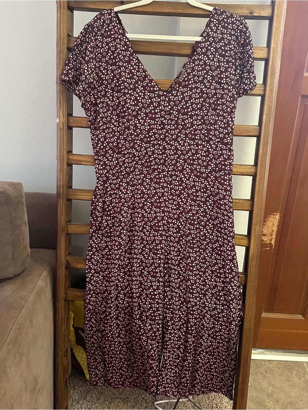 Abercrombie & Fitch Maroon Floral V-Neck Jumper